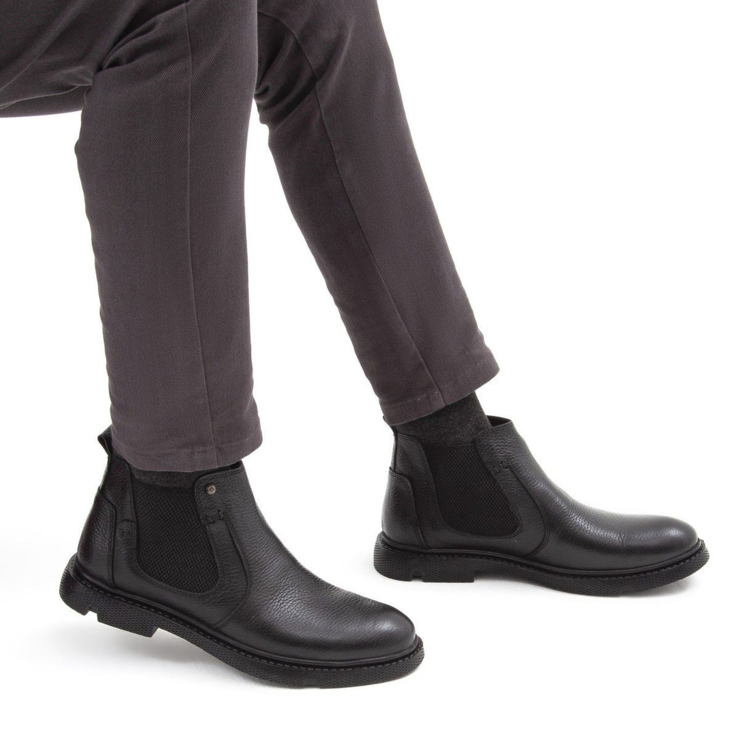 Madasat Black Leather Classic Boot - 555 |