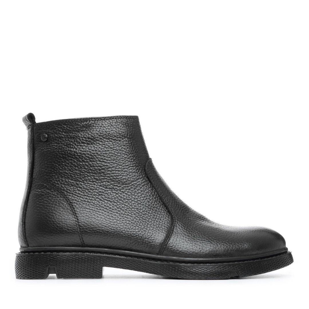Madasat Black Leather Classic Boot - 559 |