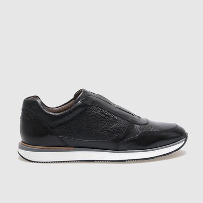 Madasat Schwarze Slip-On-Sneaker aus echtem Leder – 837 |