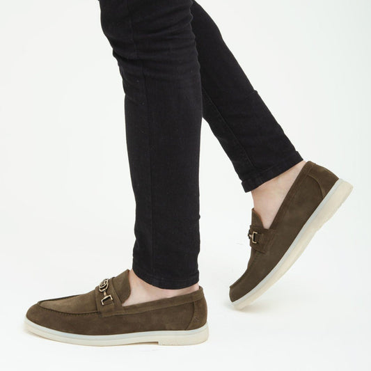 Madasat Khaki Wildleder-Loafer – 640 |