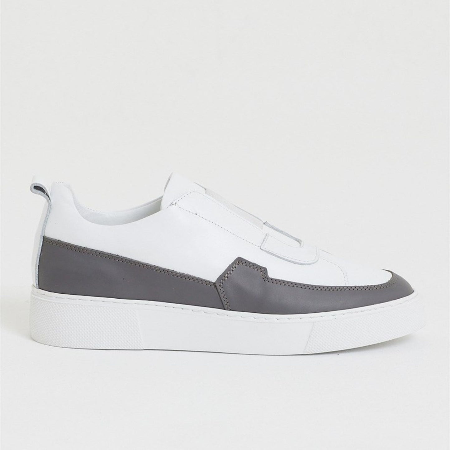 Madasat White & Grey Casual Shoes - 632 |