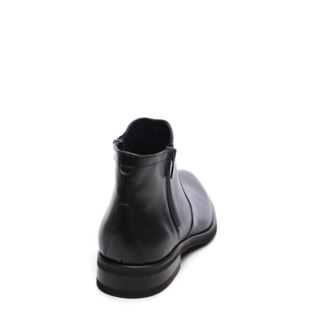 Madasat Black Leather Classic Boots - 546 |